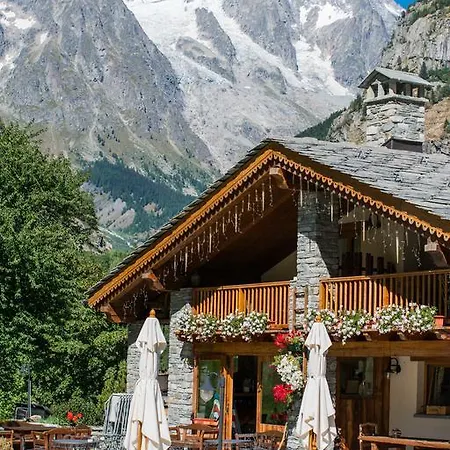 Lo Campagnar Szálloda Courmayeur
