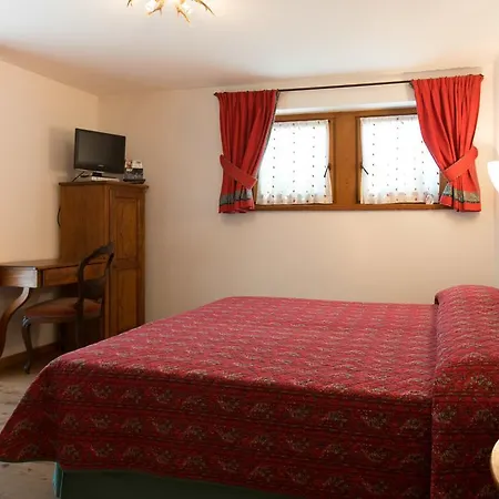 Hotell Lo Campagnar Courmayeur