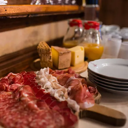 Lo Campagnar מלון 3*